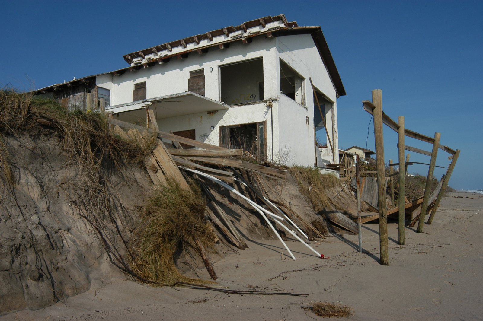 Floridana Beach after the 2004 hurricane season