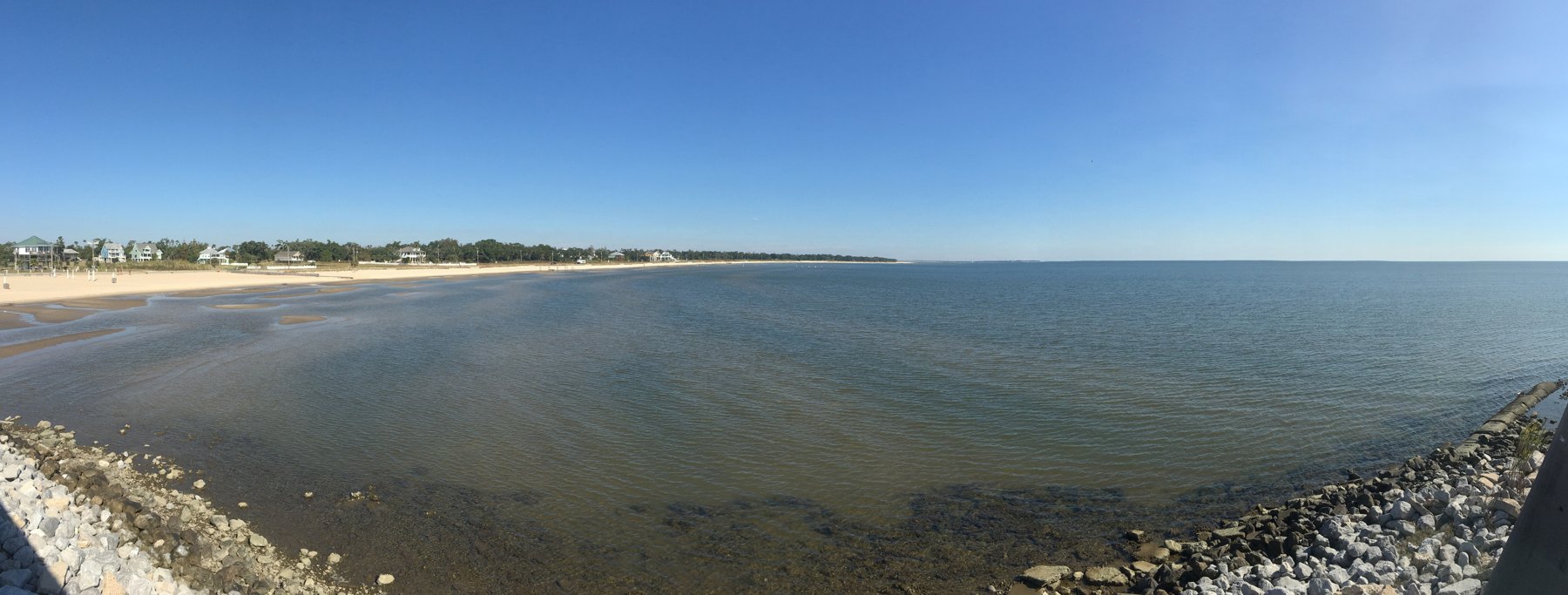 Waveland — Garfield Ladner Fishing Pier shore panorama  -  photographed 2016-11-25. Historical image; not current conditions. Photo: Jared (jared422_80).