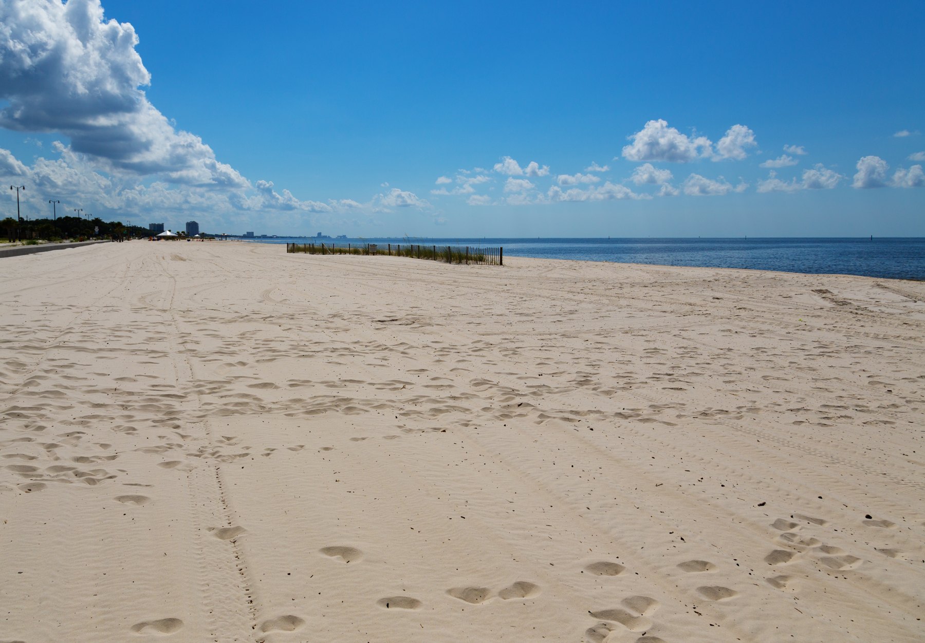 Gulf Coast Sand Beach - Gulfport, Mississippi — photographed 2016-06-22. Historical image; not current conditions. Photo: Tony Webster.