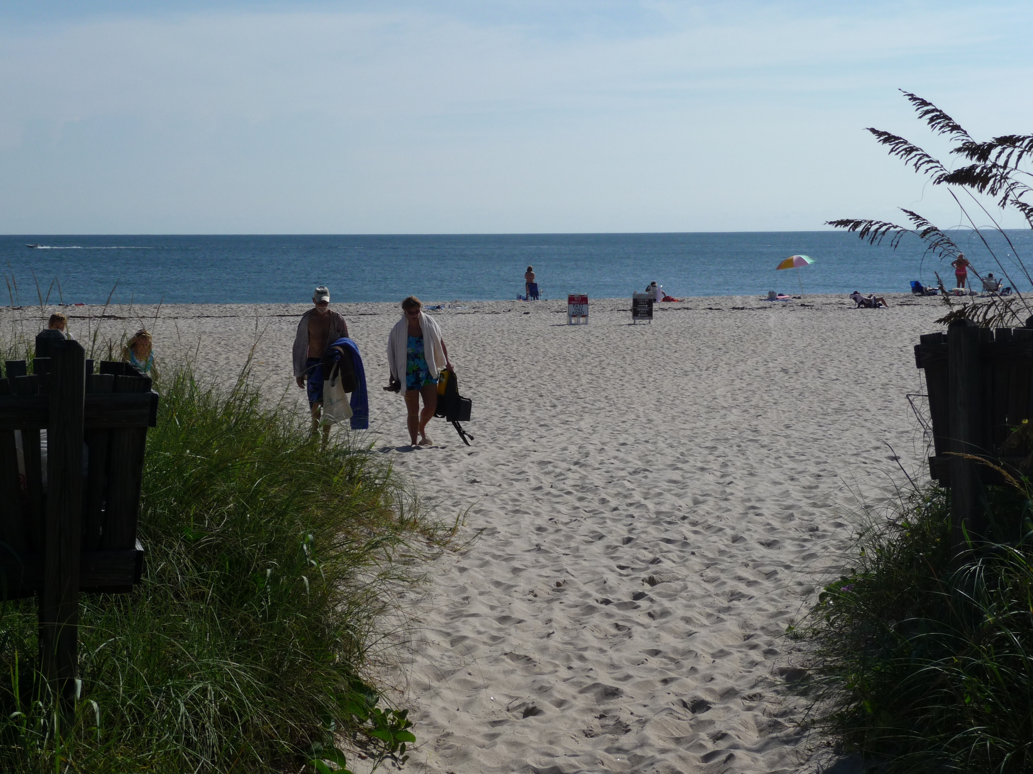 South Beach, archival photograph from 2009. Structures, staffing and access routes may have changed.